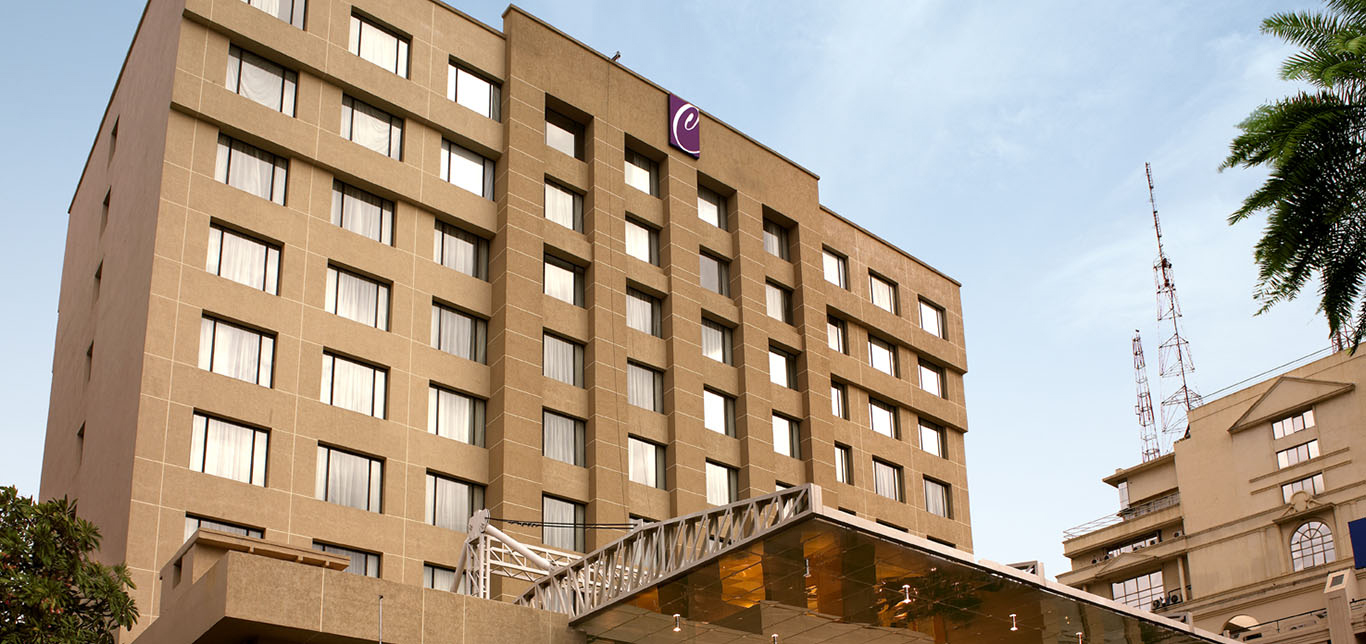 Escort in Chancery Pavilion Hotel